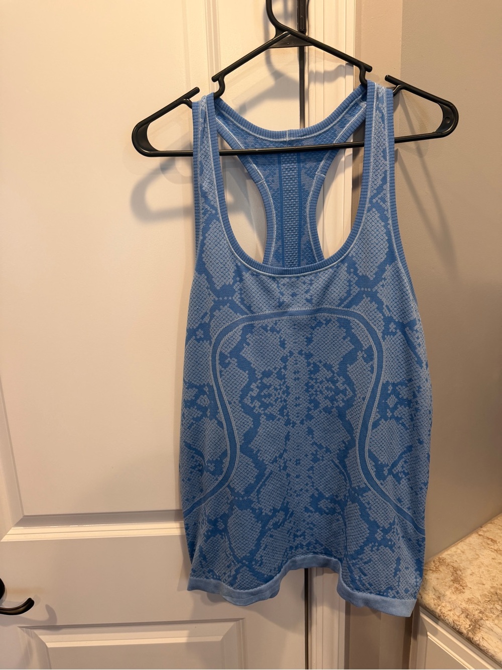 Lululemon Swiftly Tech Racerback Tank Top Blue Snakeskin Size 12